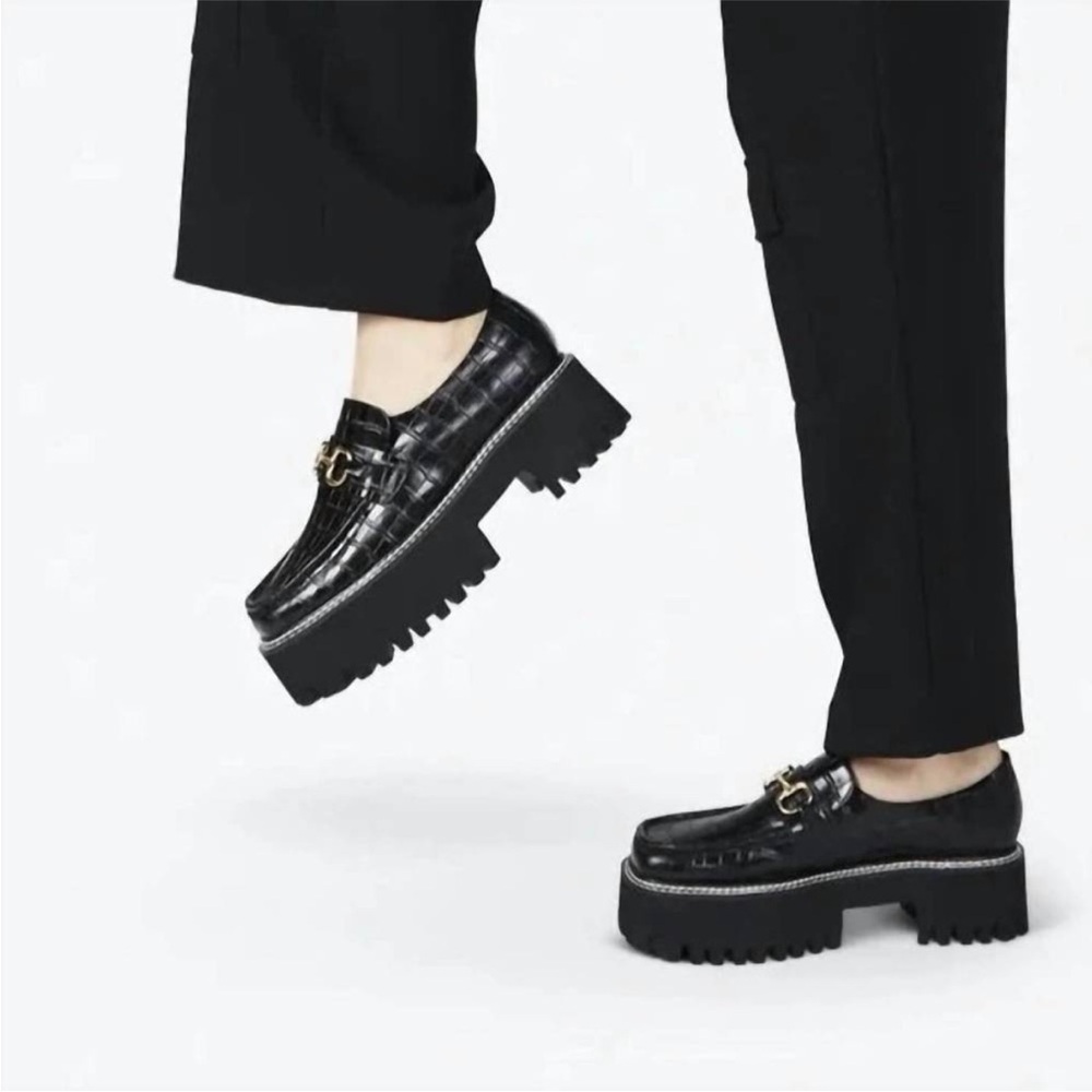 NEW INTENTIONALLY BLANK Helix Platform Lug Loafers Croc Embossed size 7